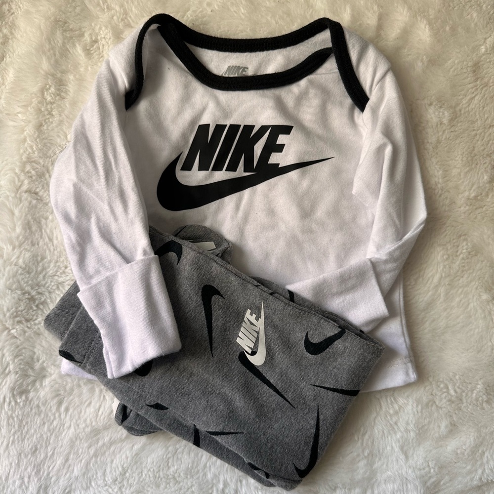 Nike Kids Black and White Long Sleeve Tee
